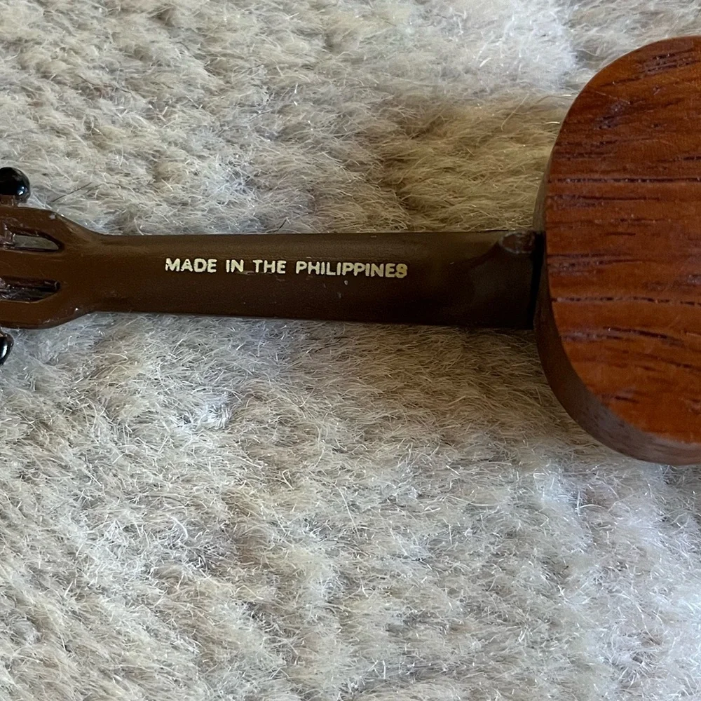 2 Vintage Wood Instrument Ornaments - Picture 7 of 13